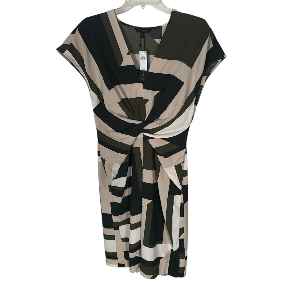 NWT Banana Republic Women’s Size 10 dress. Green and Beige